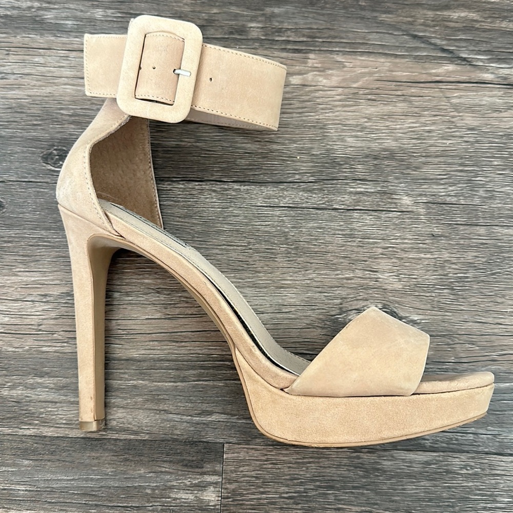 Steve Madden Heel with Buckle